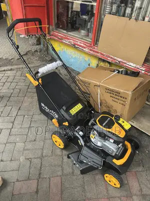 Windsor UK Petrol Lawn Mower 18" Blade 144cc Self-Propelled