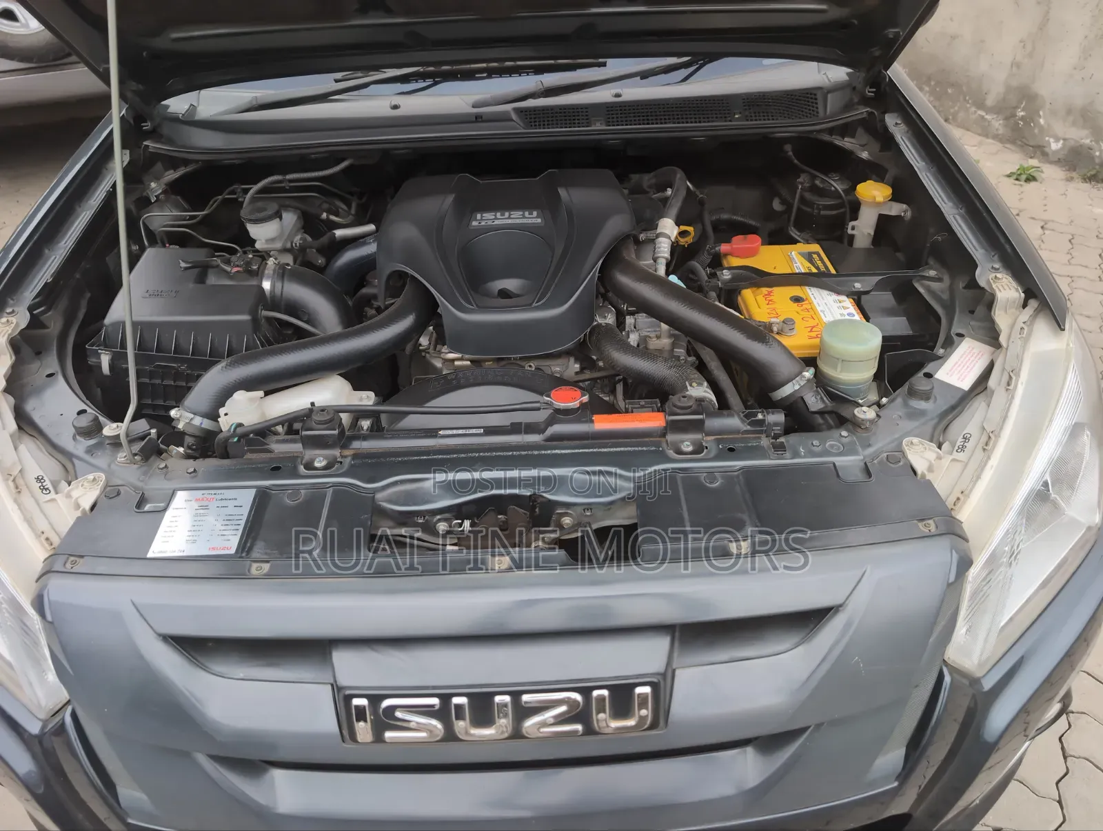 Isuzu D-MAX 2023 Gray