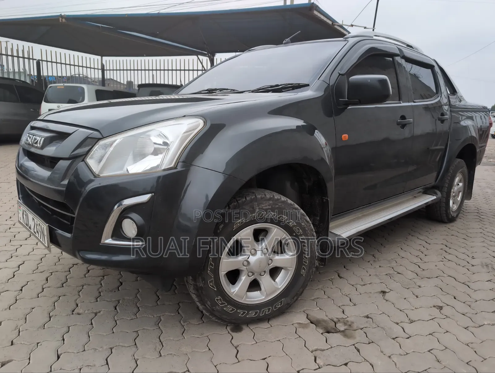 Isuzu D-MAX 2023 Gray