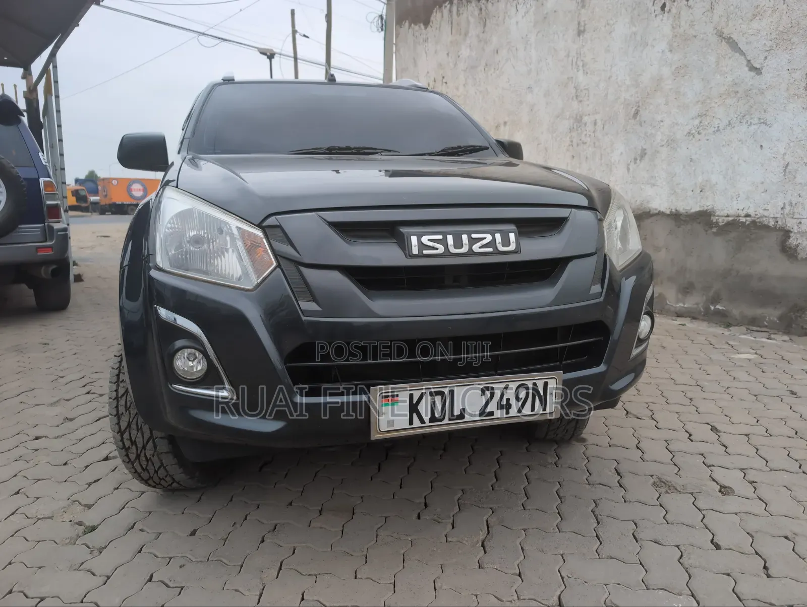 Isuzu D-MAX 2023 Gray