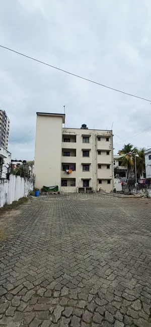 3bdrm Block of Flats in Mombasa Island, Moi Avenue (Msa) for sale