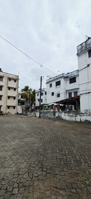 3bdrm Block of Flats in Mombasa Island, Moi Avenue (Msa) for sale