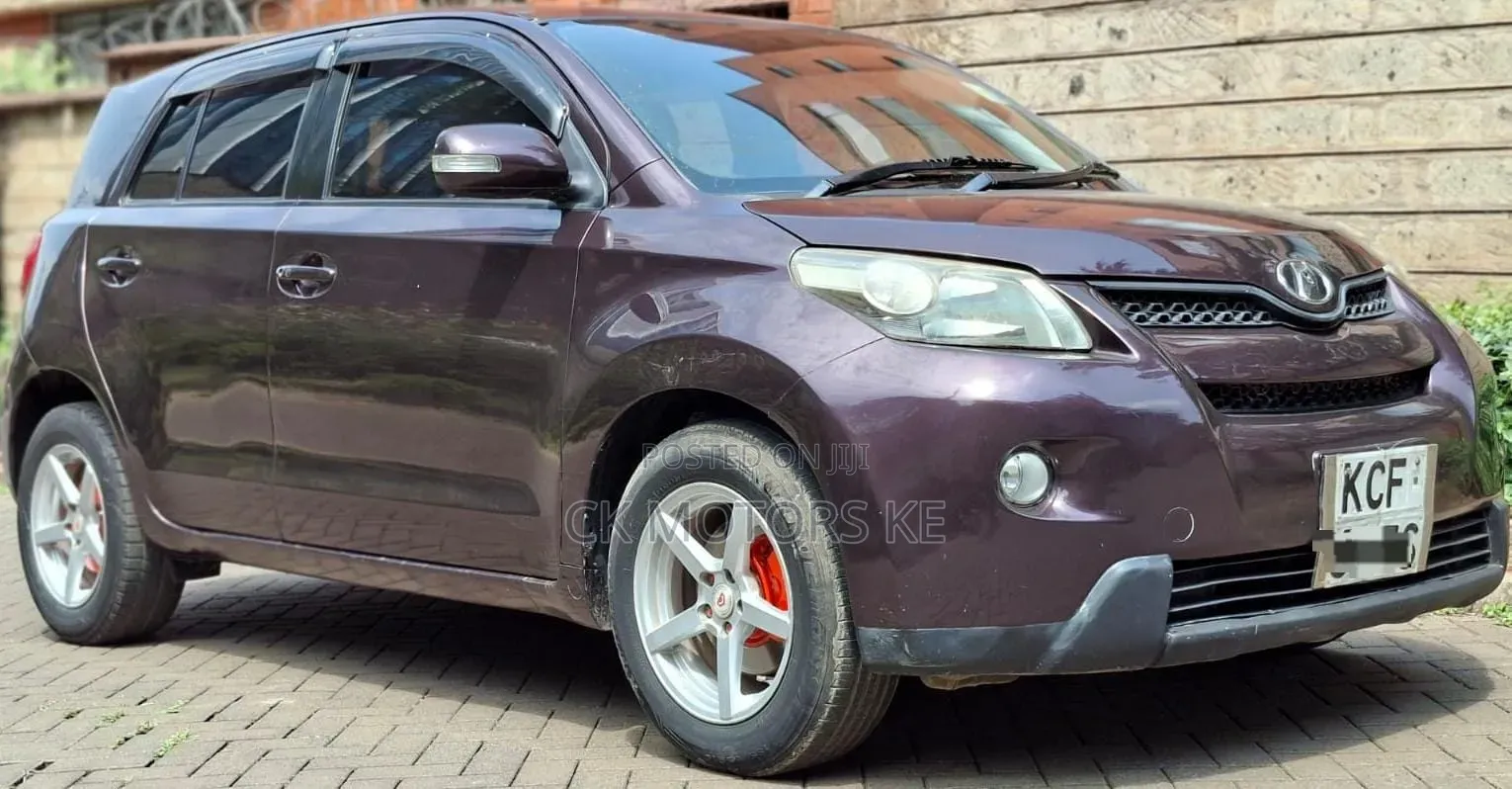 Toyota IST 2008 Maroon