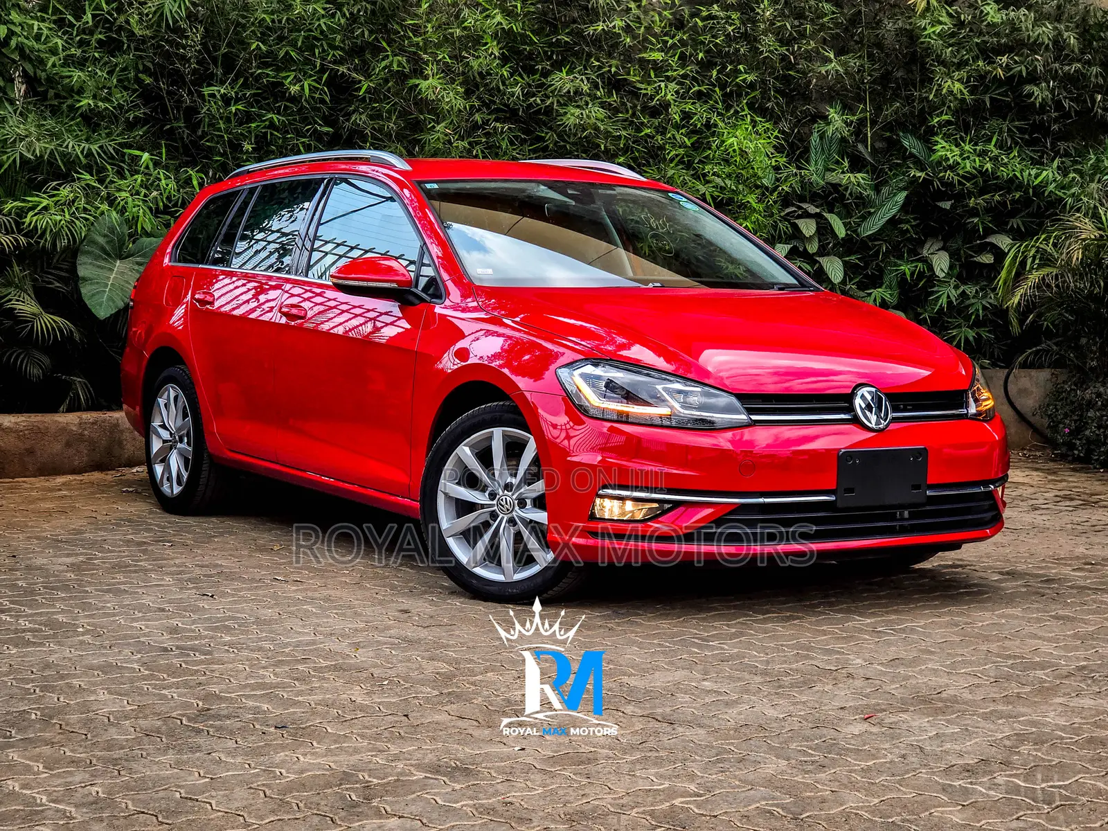 Volkswagen Golf Variant 2019 Red