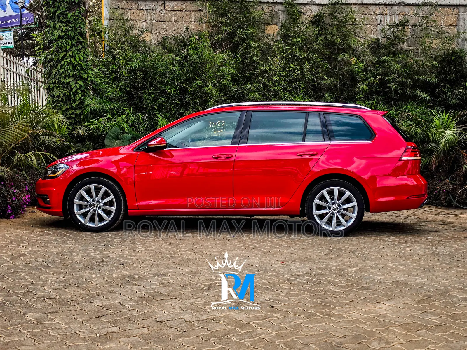Volkswagen Golf Variant 2019 Red