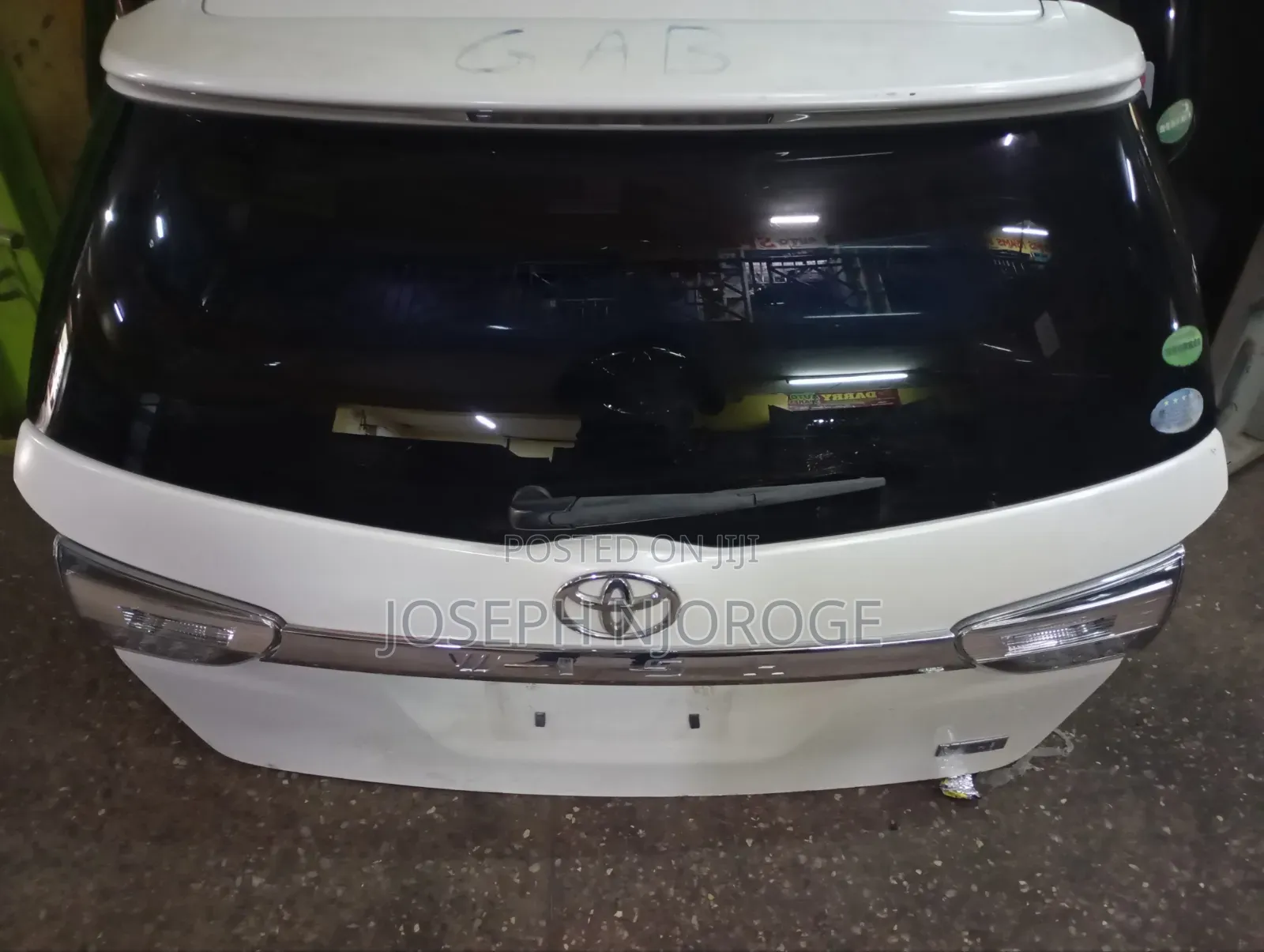 Wish 2018 Boot /Tailgate