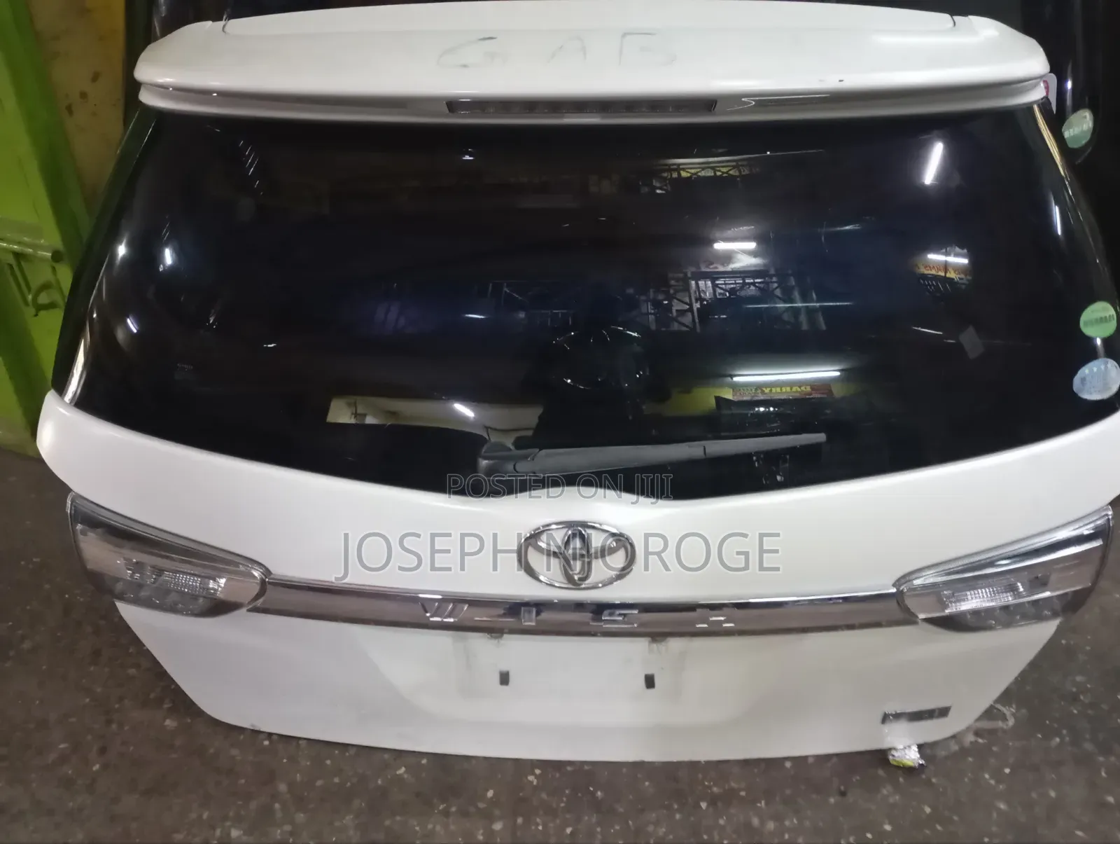 Wish 2018 Boot /Tailgate