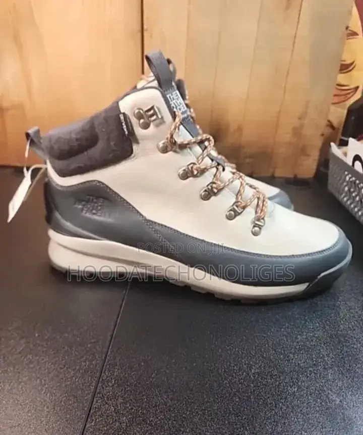 The North Face Back to Berkeley Men’s Hiking Boots Waterproof
