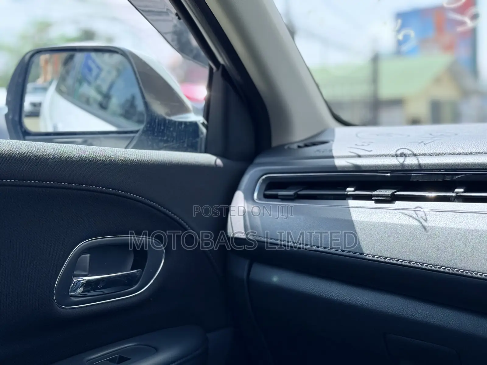 Honda Vezel 1.5 Hybrid 2WD 2019 Pearl