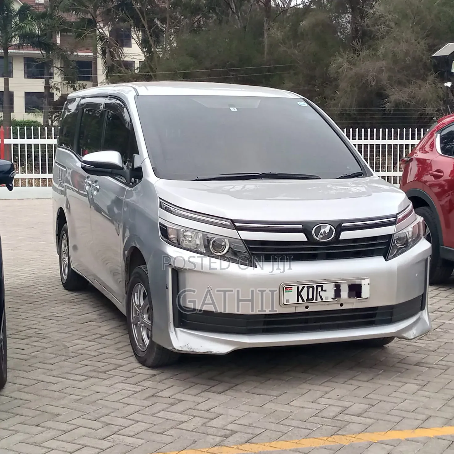 Toyota Voxy 2017 Silver