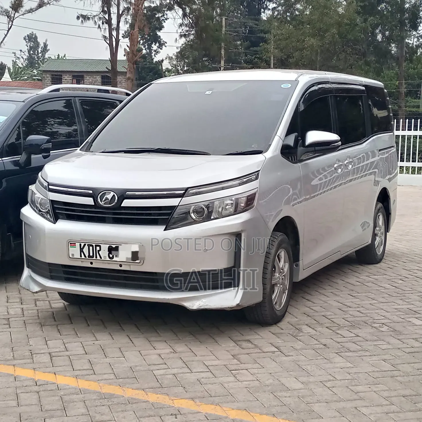 Toyota Voxy 2017 Silver