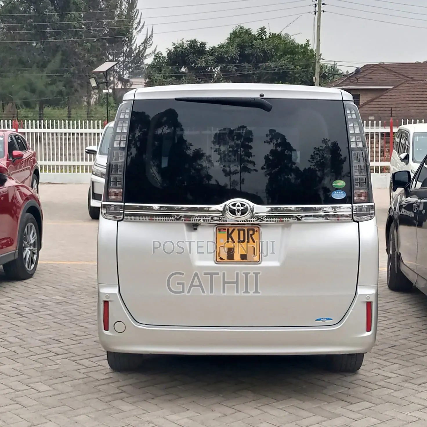 Toyota Voxy 2017 Silver