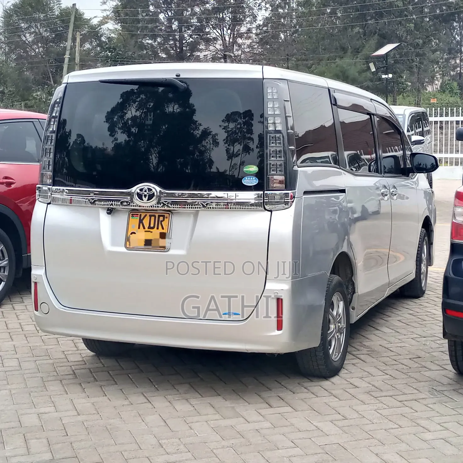 Toyota Voxy 2017 Silver