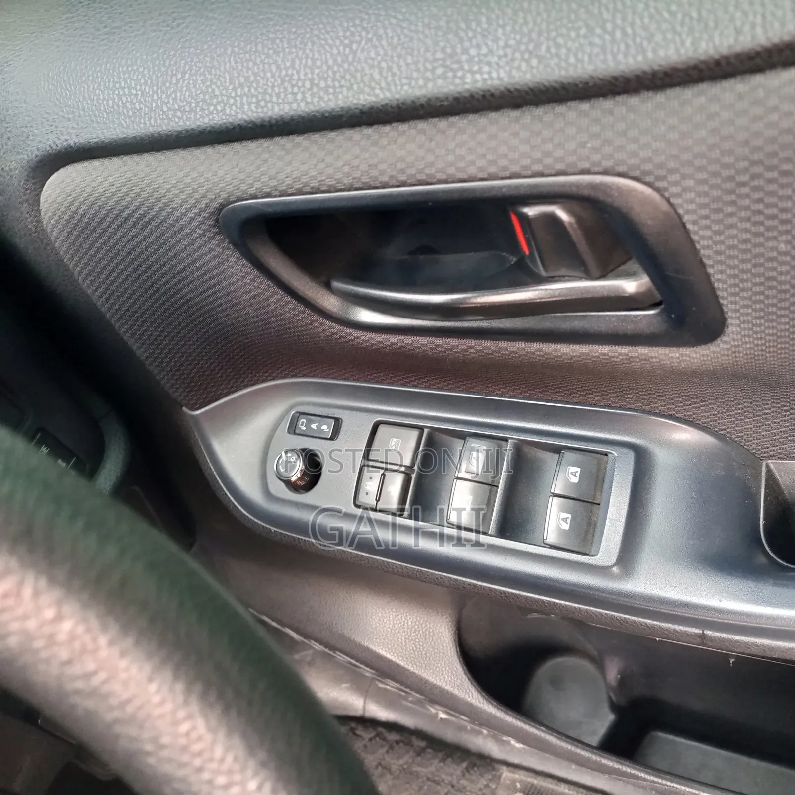Toyota Voxy 2017 Silver