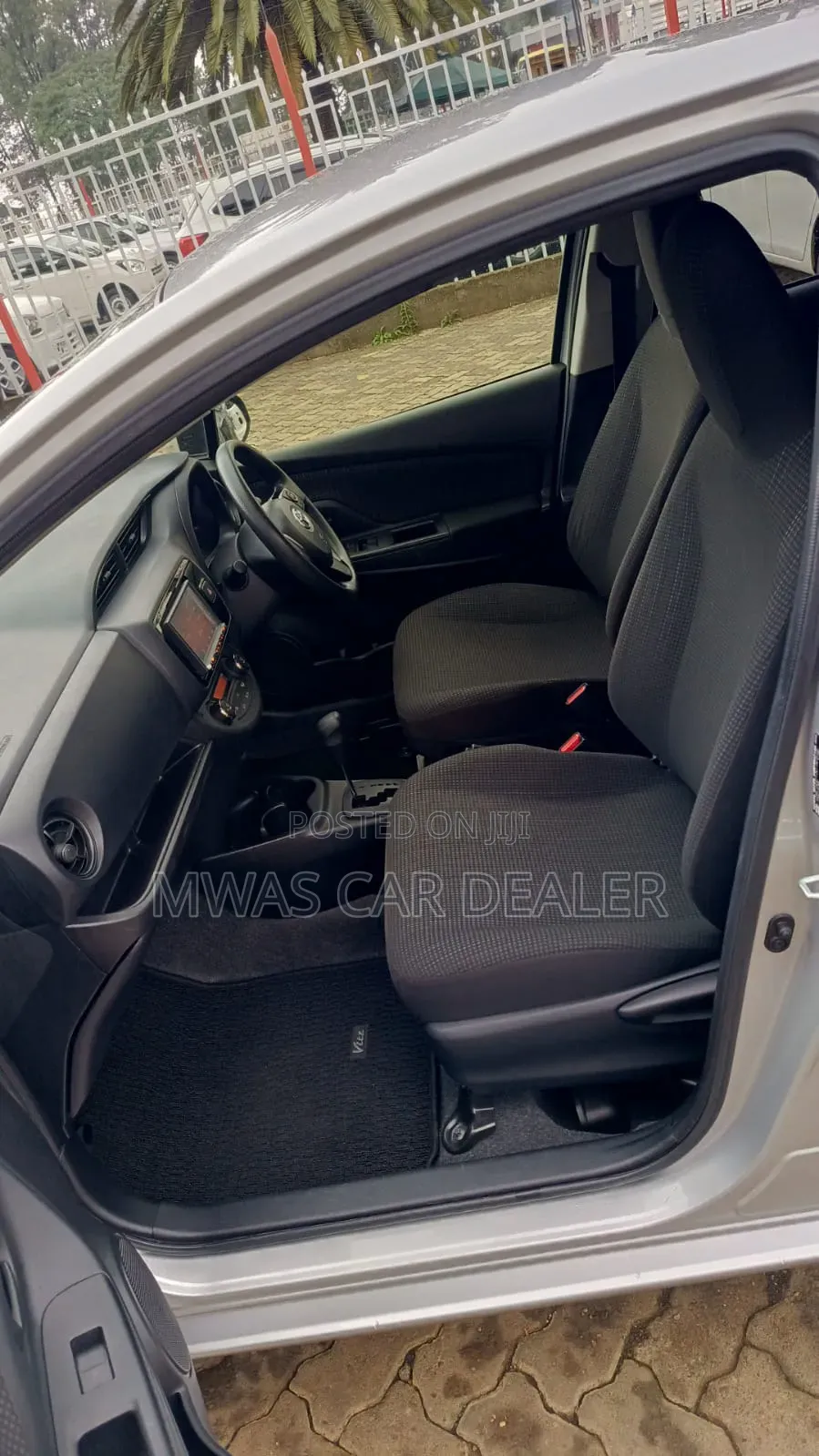 Toyota Vitz 2018 Silver