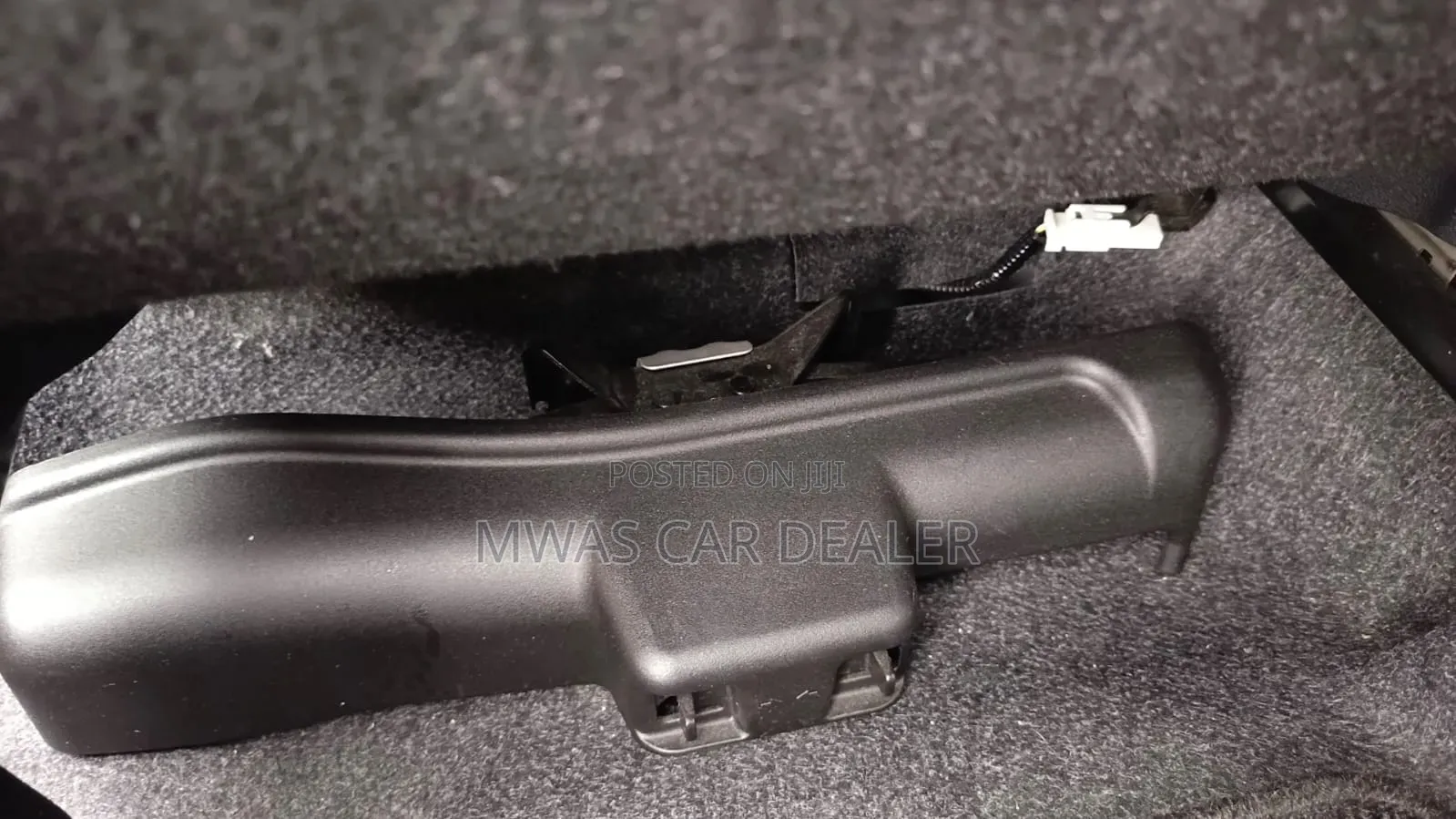 Toyota Vitz 2018 Silver