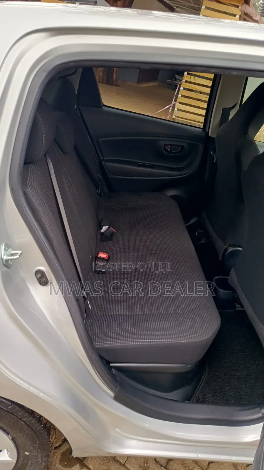 Toyota Vitz 2018 Silver