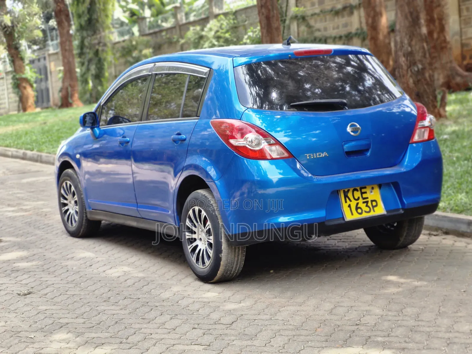 Nissan Tiida 2009 Blue
