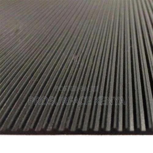 Industrial Ribbed Rubber Mat for High-Traffic Areas