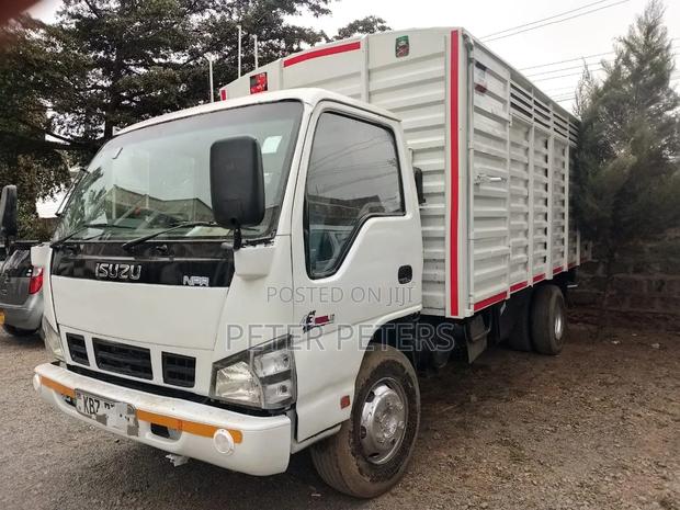 Isuzu NPR Local Assembly 2015 - thumbnail 2
