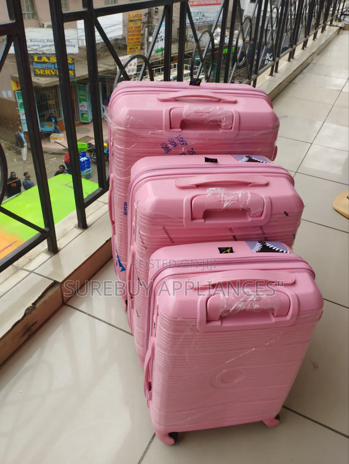 Durable 3-Piece Rubber Luggage Set With Spinner Wheels