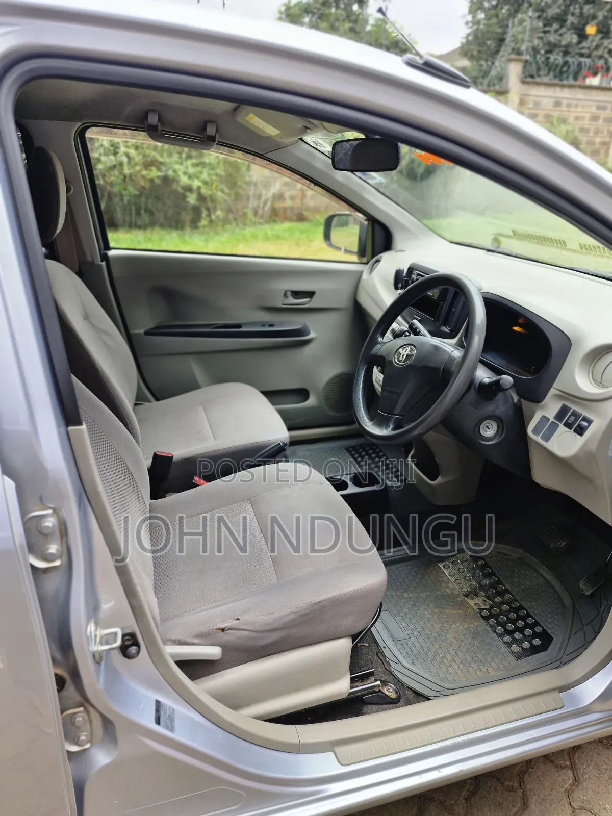 Toyota Pixis 2015 Silver