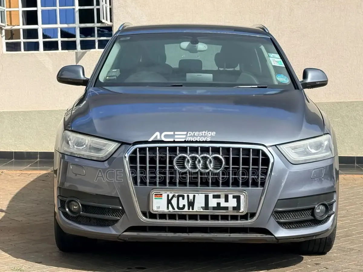 Audi Q3 2012 Gray