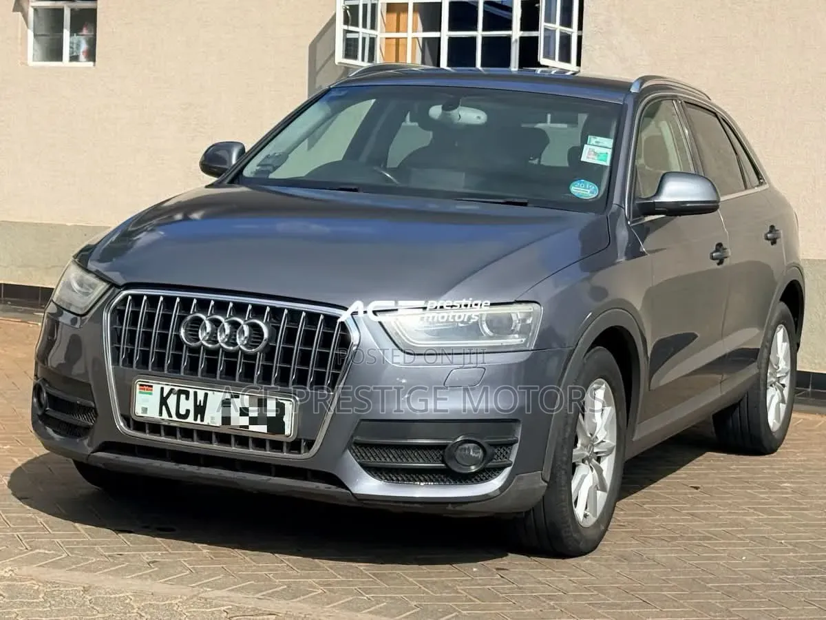 Audi Q3 2012 Gray