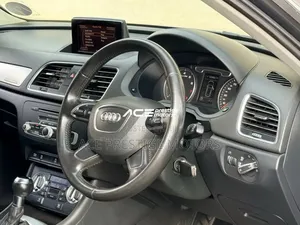 Audi Q3 2012 Gray