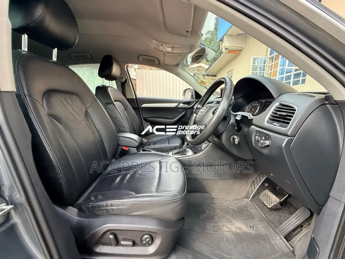 Audi Q3 2012 Gray