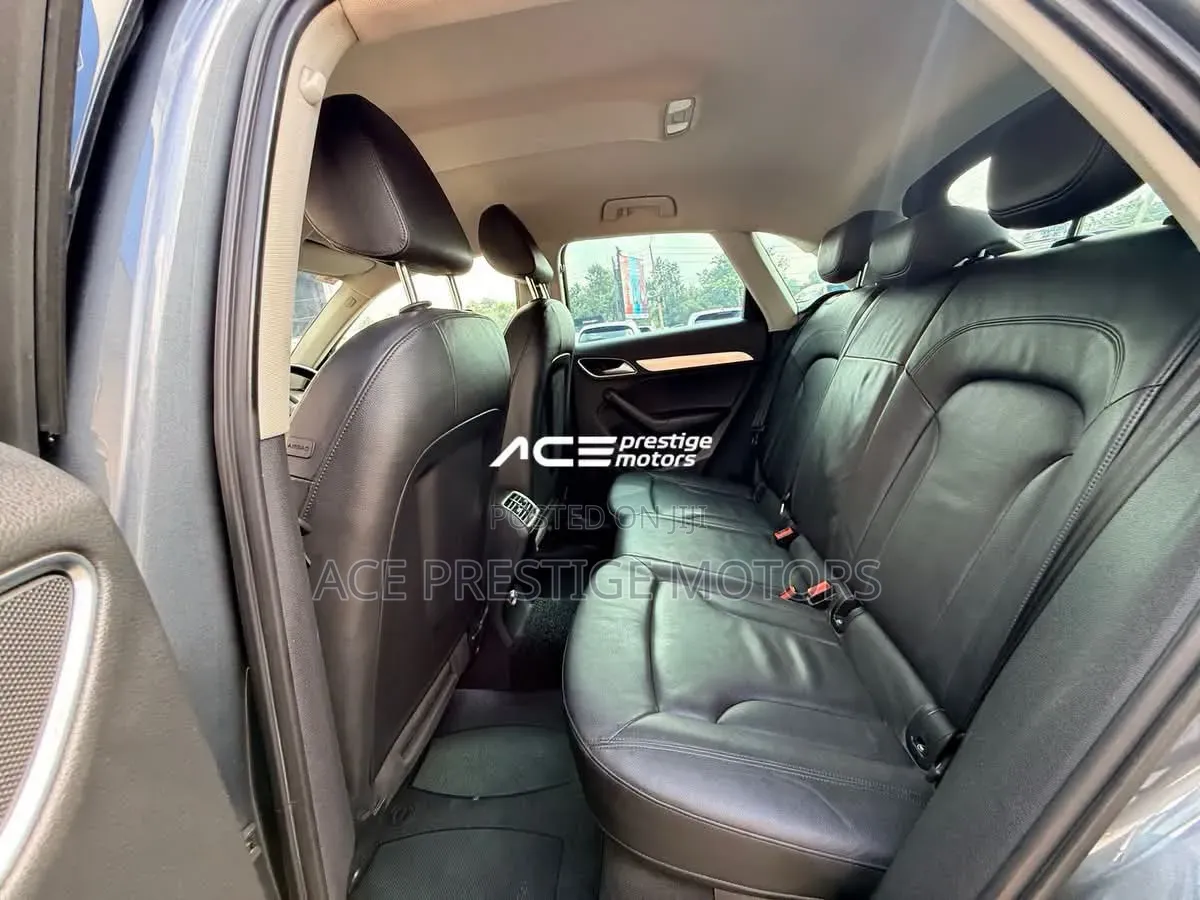 Audi Q3 2012 Gray