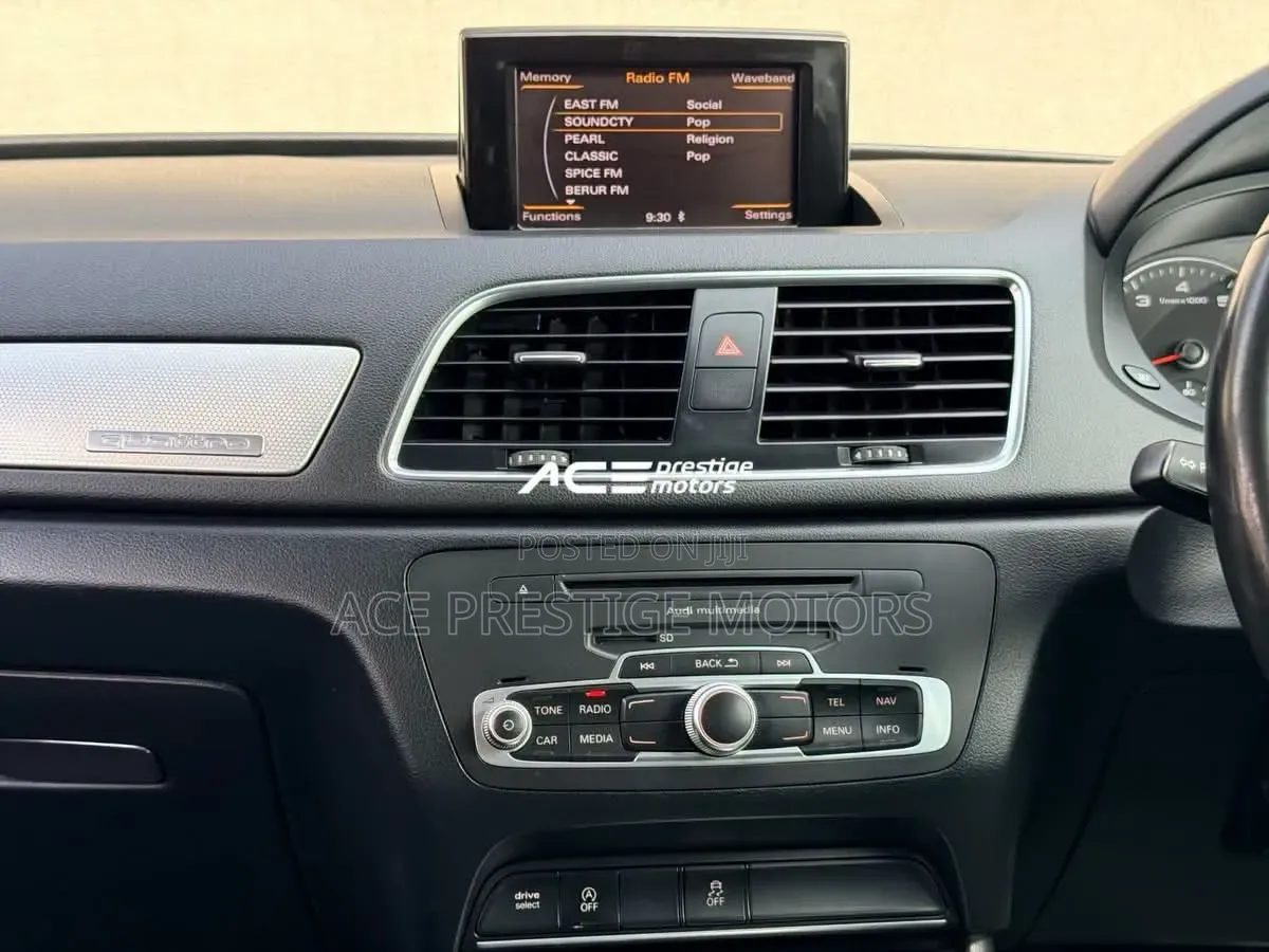 Audi Q3 2012 Gray
