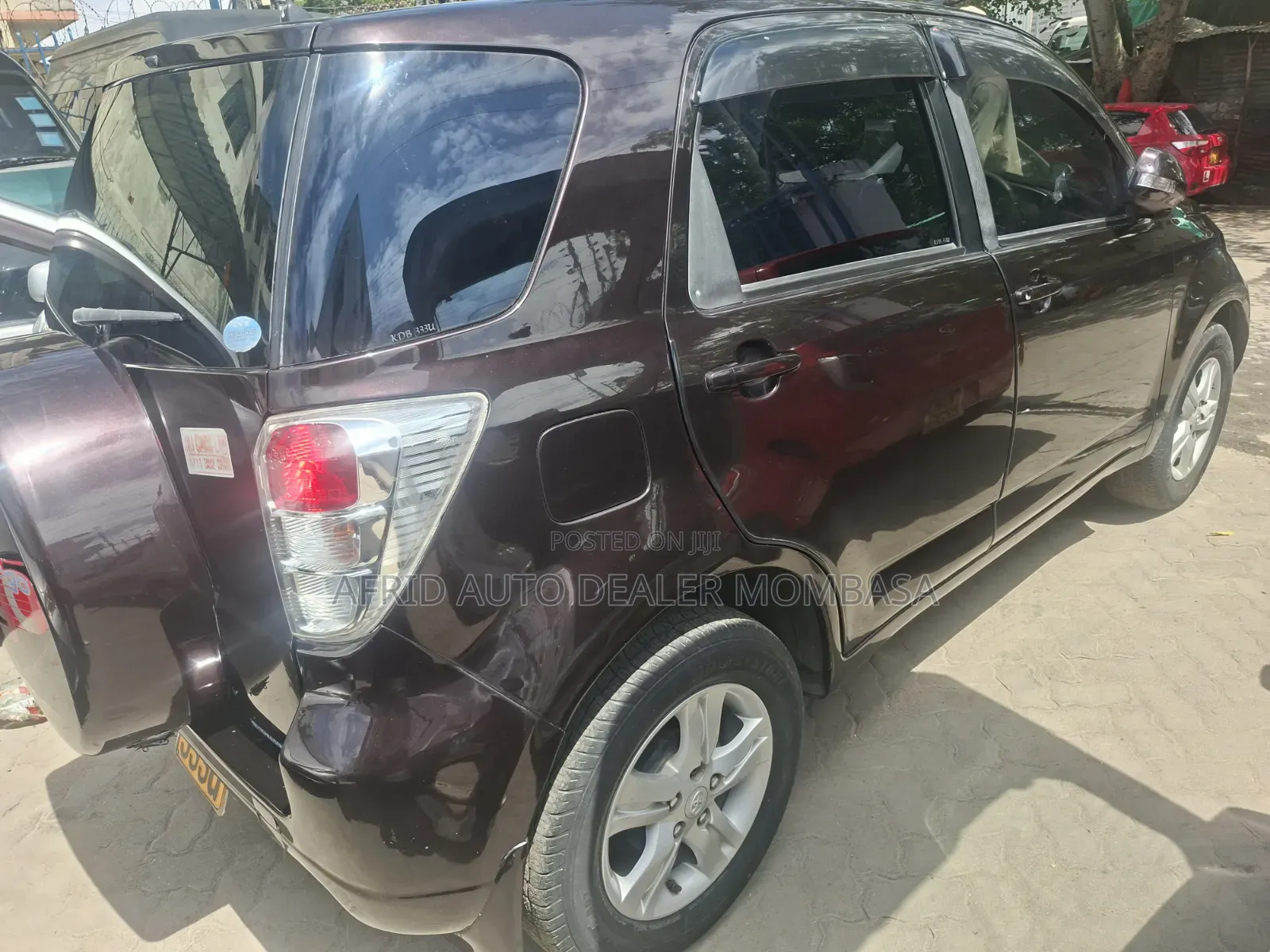 Toyota Rush 1.5 AWD 2015 Maroon
