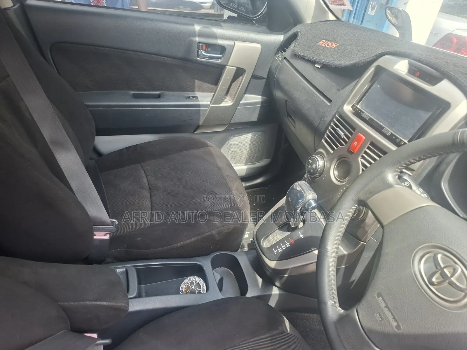 Toyota Rush 1.5 AWD 2015 Maroon