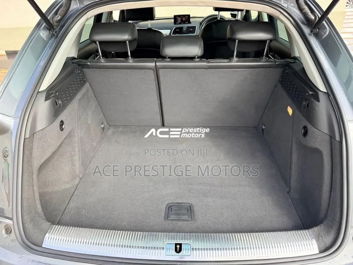 Audi Q3 2012 Gray