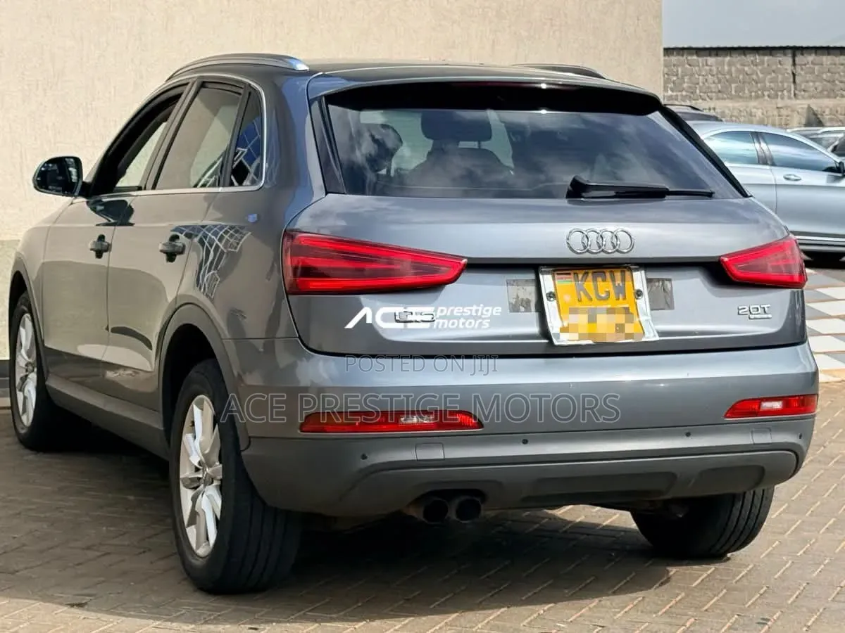 Audi Q3 2012 Gray