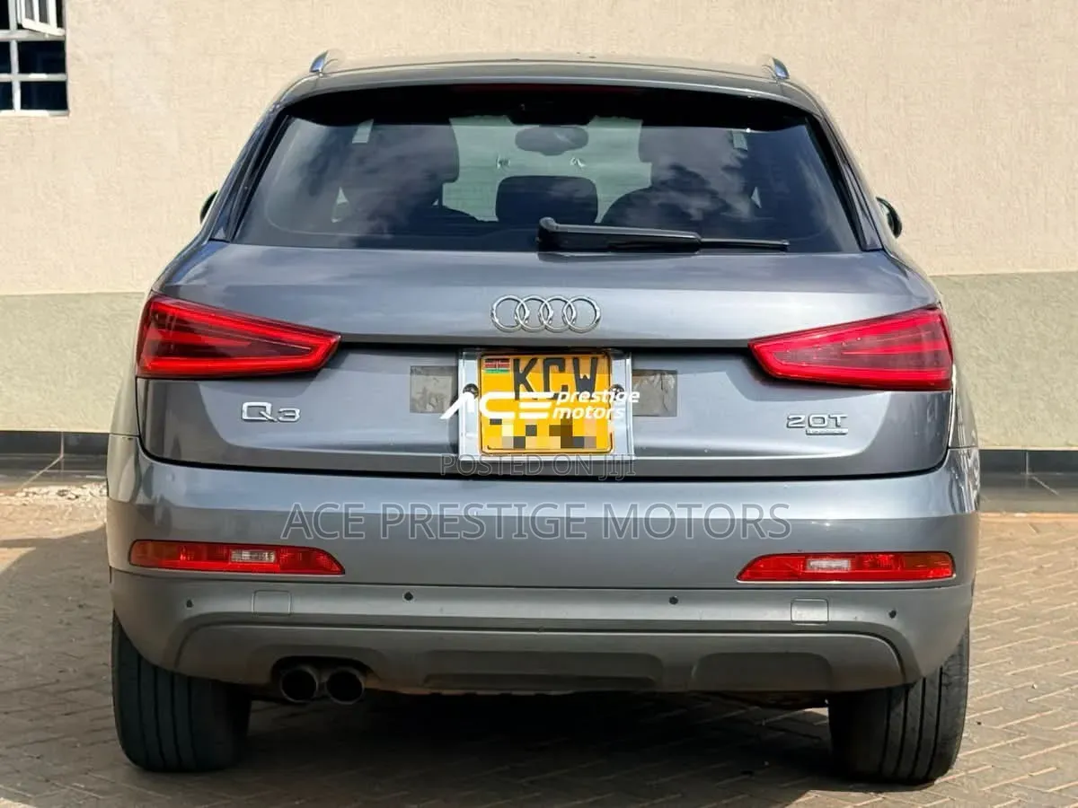Audi Q3 2012 Gray