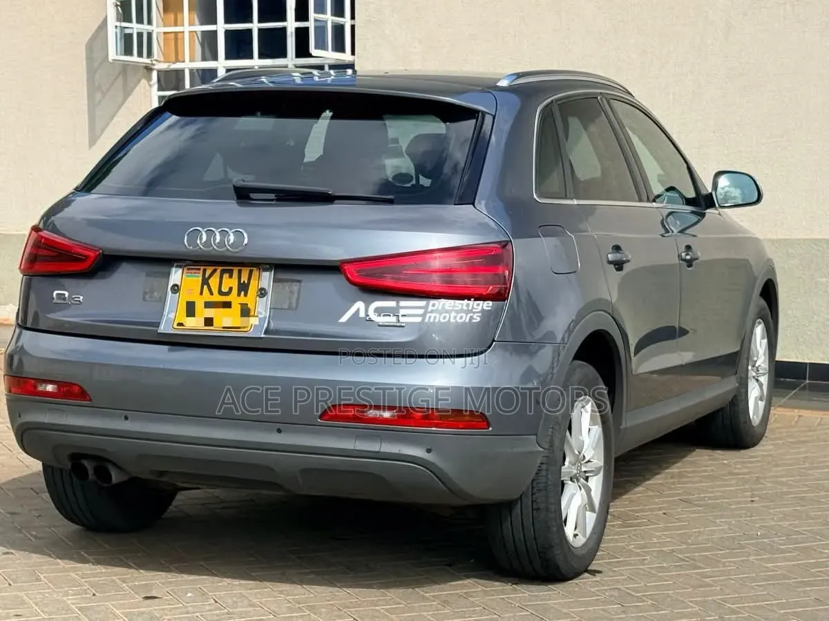 Audi Q3 2012 Gray