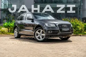 Audi Q5 2.0T Premium AWD quattro 2016 Gray