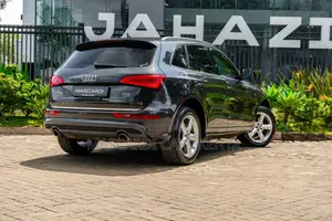 Audi Q5 2.0T Premium AWD quattro 2016 Gray