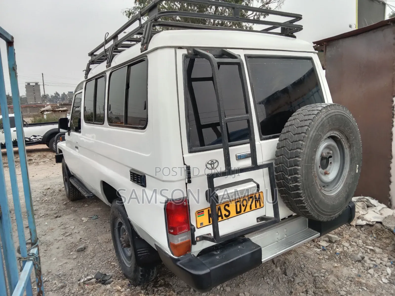 Toyota Land Cruiser 2004 White