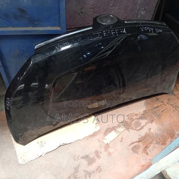 Voxy 2015 Bonnet