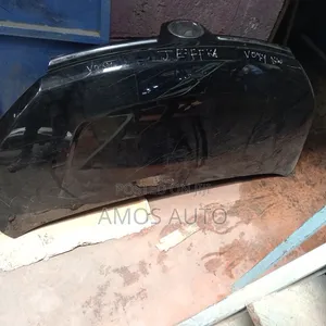 Voxy 2015 Bonnet