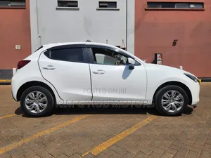 Mazda Demio 2018 Pearl