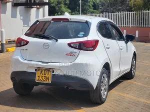 Mazda Demio 2018 Pearl