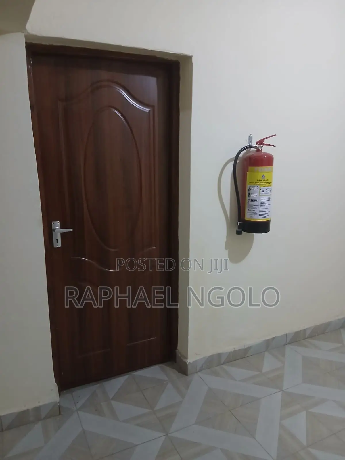 8bdrm Bungalow in Bombolulu for sale
