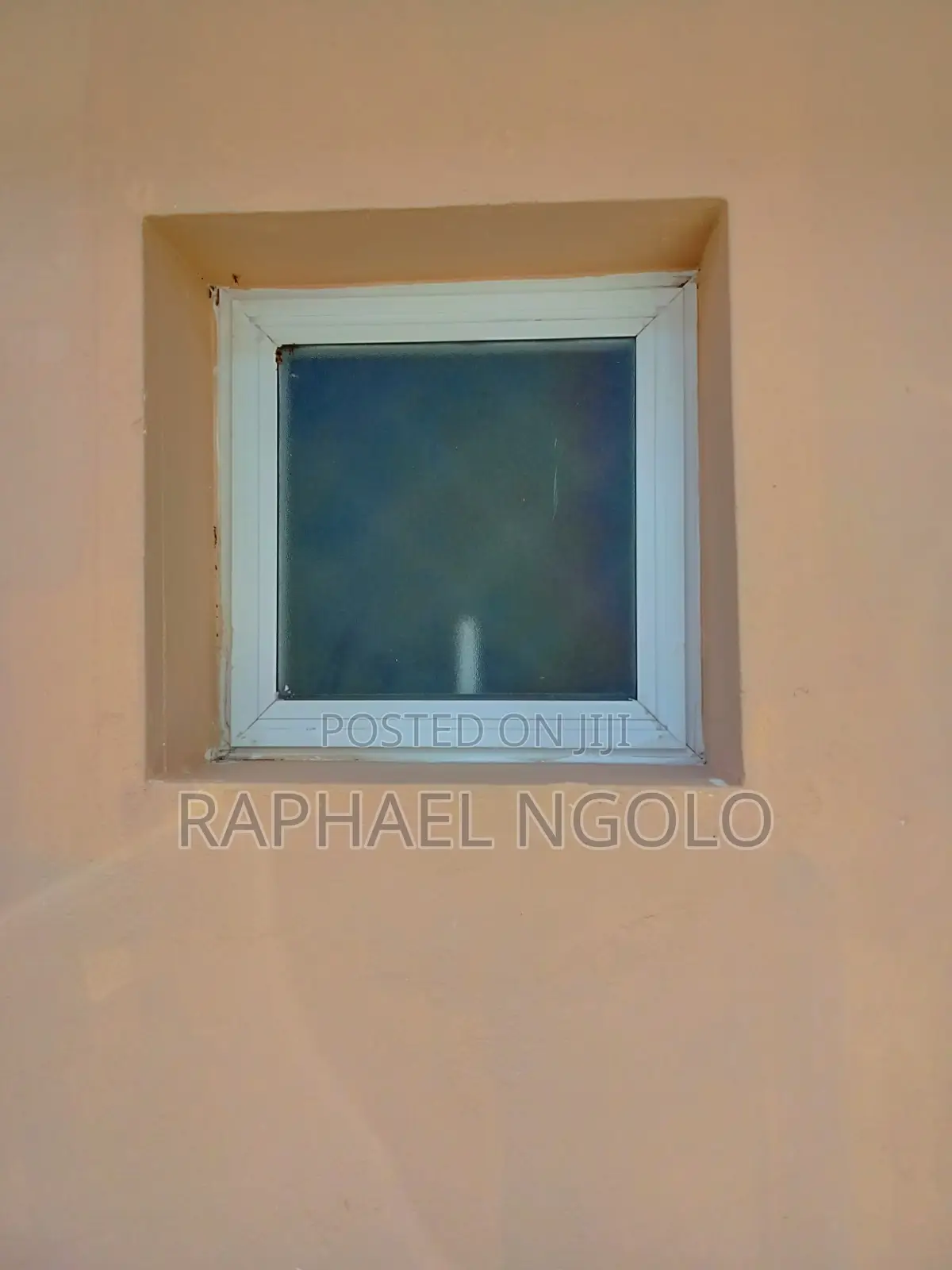 8bdrm Bungalow in Bombolulu for sale