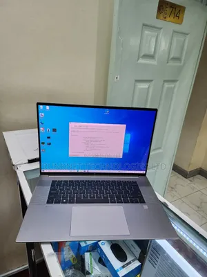 Laptop HP ZBook Studio 32GB Intel Core i9 SSD 512GB