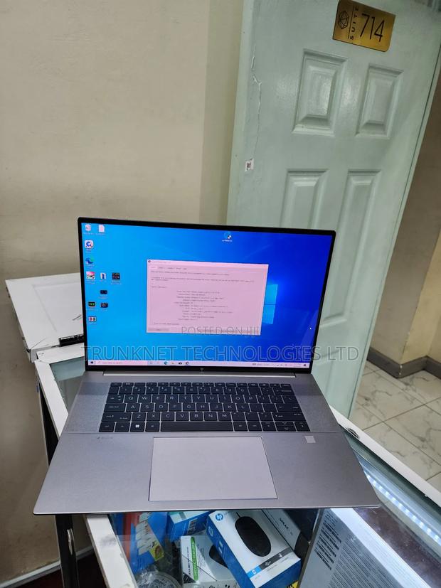 Laptop HP ZBook Studio 32GB Intel Core i9 SSD 512GB