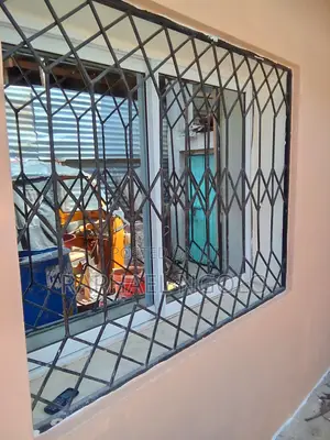 8bdrm Bungalow in Bombolulu for sale